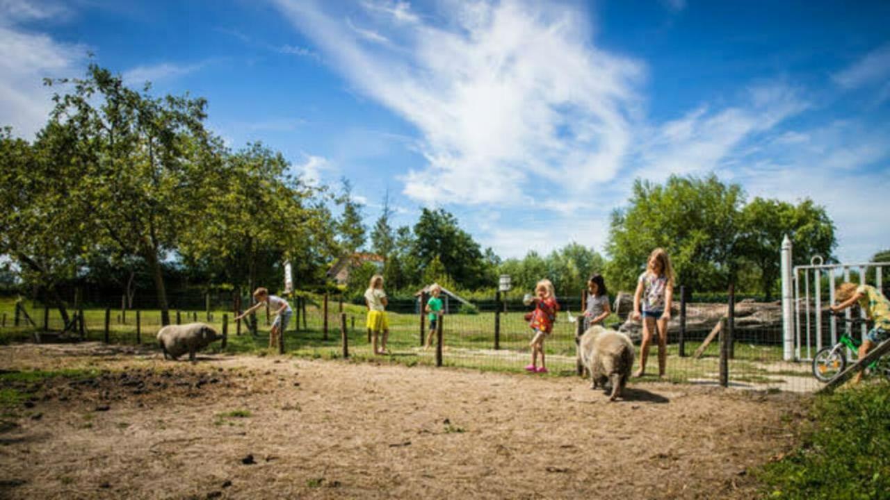 Holidayhome 4 Persons - Kon Emmaweg 26 'uitspanning Oranjezon' Vrouwenpolder